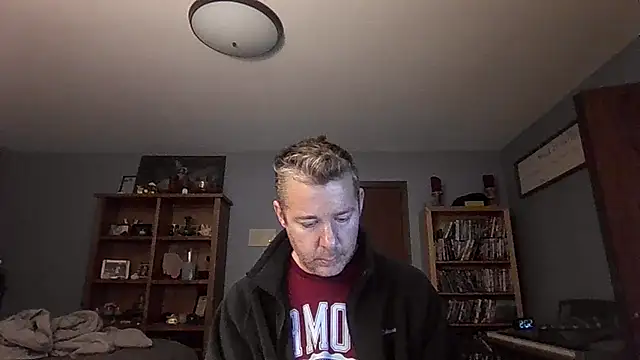 Snapshot of chrisw8140 chatting on 02.18.26 chrisw8140 online show from 02.18.26