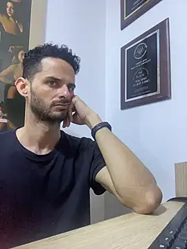 Snapshot of gatoquiles chatting on 02.09.26 gatoquiles online show from 02.09.26