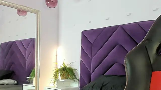 Snapshot of Meeganfoox chatting on 01.13.26 Meeganfoox online show from 01.13.26