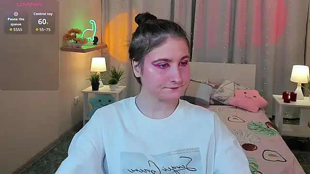 Snapshot of KiraDuvall chatting on 01.12.26 KiraDuvall online show from 01.12.26