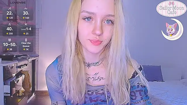 sailormoon666  online show from 04.06.26