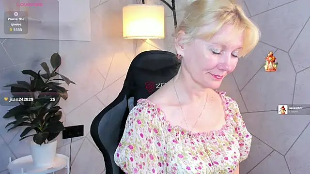 Julie Lucas online show from 06.02.26
