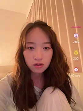 Snapshot of wenwenyaa chatting on 06.17.26 wenwenyaa online show from 06.17.26