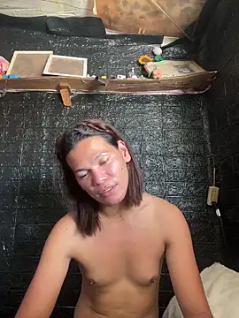 Snapshot of HugeAgatha chatting on 02.15.26 HugeAgatha online show from 02.15.26