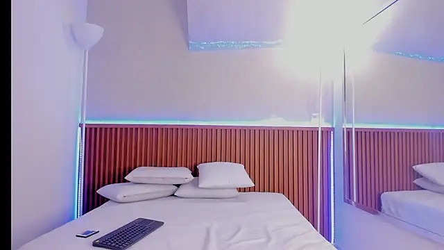 Snapshot of Moretti_Sofia chatting on 01.14.26 Moretti Sofia online show from 01.14.26