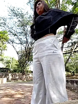 Snapshot of ThamaraGen_ chatting on 02.26.26 ThamaraGen online show from 02.26.26