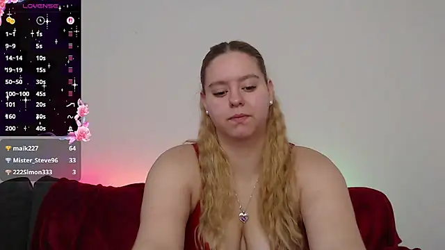 Snapshot of Mia_lou05 chatting on 03.12.26 Mia lou05 online show from 03.12.26