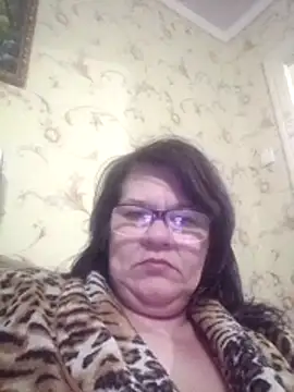 NysiOlsen online show from 04.12.26