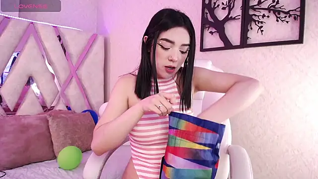 Madyson Hill online show from 04.09.26