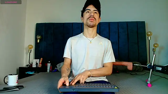 Ethan Briggs  online show from 04.06.26