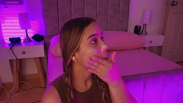 Lucy Carson  online show from 03.26.26