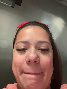 Pretty  Milf online show from 03.07.26