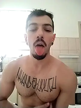 Snapshot of LuigiBoni chatting on 01.15.26 LuigiBoni online show from 01.15.26