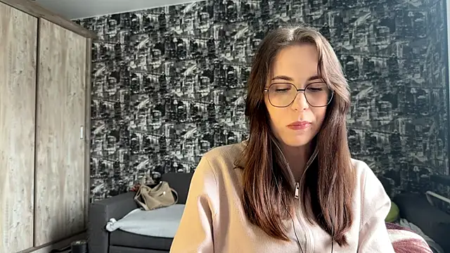 Snapshot of JanelleCourville chatting on 03.03.26 JanelleCourville online show from 03.03.26