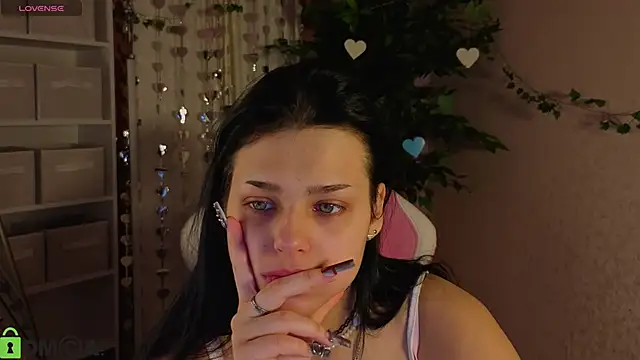 Snapshot of Leslie_Wholsh chatting on 02.22.26 Leslie Wholsh online show from 02.22.26