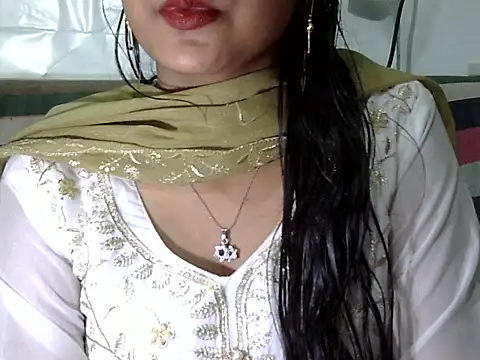 Snapshot of sexy-iram chatting on 02.26.26 sexy-iram online show from 02.26.26