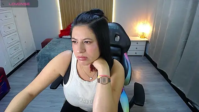 keileen luna online show from 02.25.26