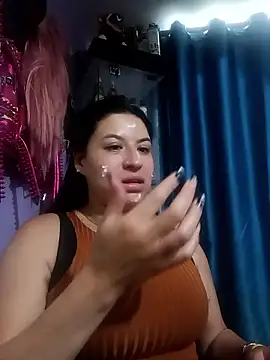Snapshot of keileen_luna chatting on 05.06.26 keileen luna online show from 05.06.26