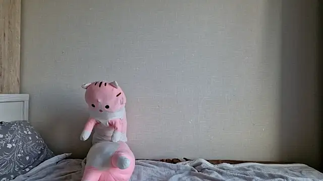 Snapshot of MisaMew chatting on 06.30.26 MisaMew online show from 06.30.26