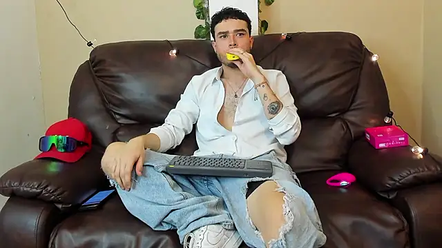 Snapshot of Salvattore_Muller chatting on 02.21.26 Salvattore Muller online show from 02.21.26