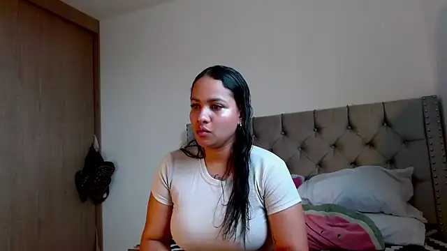 celeneortii online show from 04.12.26