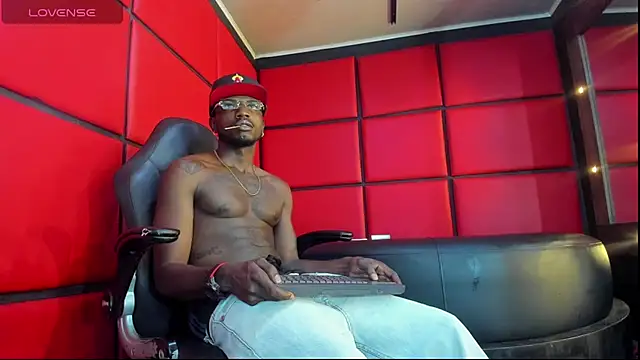 Snapshot of Jeff_Black99 chatting on 02.12.26 Jeff Black99 online show from 02.12.26