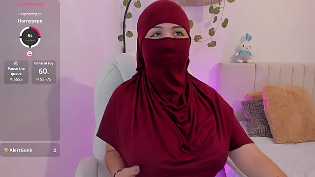 Snapshot of _Amirah chatting on 04.17.26 Amirah online show from 04.17.26