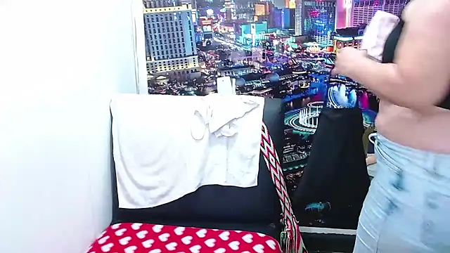 Snapshot of tila_nastyy chatting on 04.25.26 tila nastyy online show from 04.25.26
