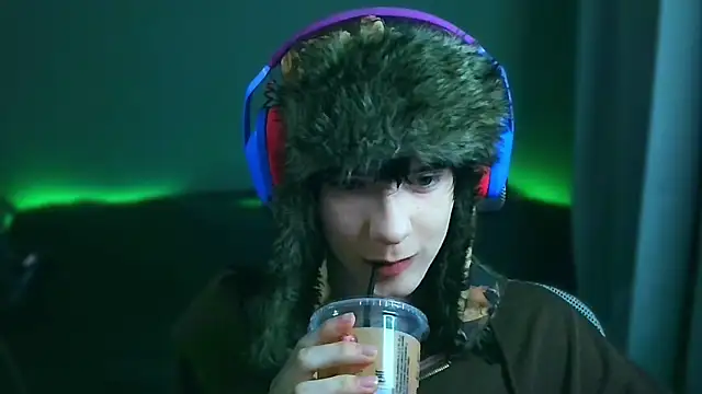 Snapshot of LeonBoykisser chatting on 01.14.26 LeonBoykisser online show from 01.14.26