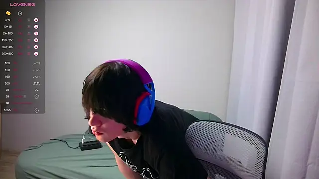 LeonBoykisser online show from 03.08.26