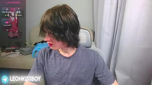 LeonBoykisser online show from 04.13.26