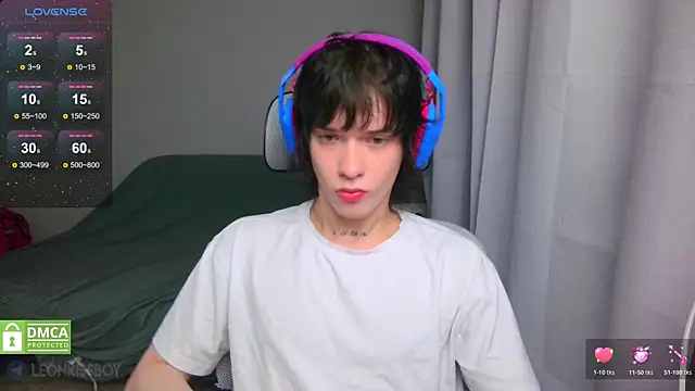 Snapshot of LeonBoykisser chatting on 04.24.26 LeonBoykisser online show from 04.24.26