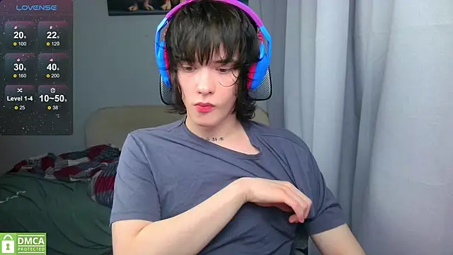 Snapshot of LeonBoykisser chatting on 05.19.26 LeonBoykisser online show from 05.19.26