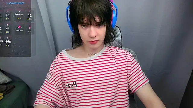Snapshot of LeonBoykisser chatting on 05.30.26 LeonBoykisser online show from 05.30.26