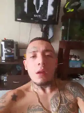 Snapshot of MuguelMillerr chatting on 02.01.26 MuguelMillerr online show from 02.01.26