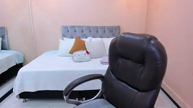 Bela Craxkerr online show from 04.13.26