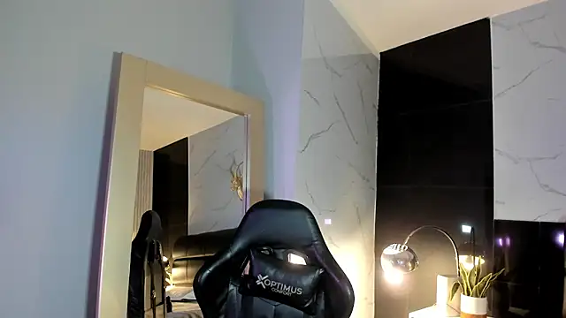 Snapshot of KomiCatt chatting on 02.18.26 KomiCatt online show from 02.18.26