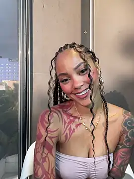 Snapshot of LizStorm_ chatting on 06.19.26 LizStorm online show from 06.19.26