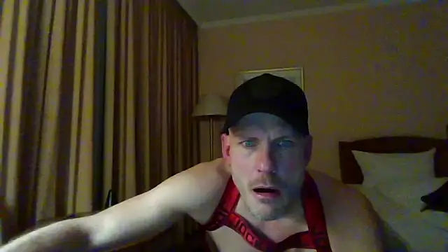 Snapshot of Pure_pleasure90 chatting on 02.04.26 Pure pleasure90 online show from 02.04.26