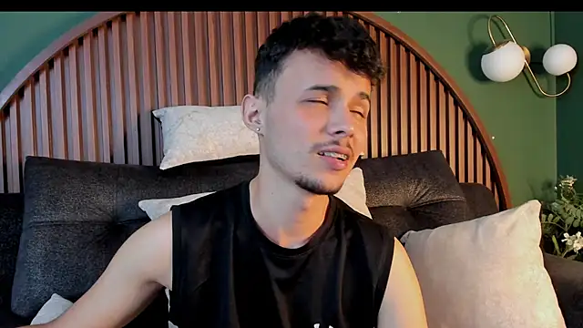 Snapshot of Alhan_Twink chatting on 05.09.26 Alhan Twink online show from 05.09.26