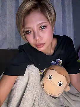 BADBITCHISAKI online show from 02.01.26