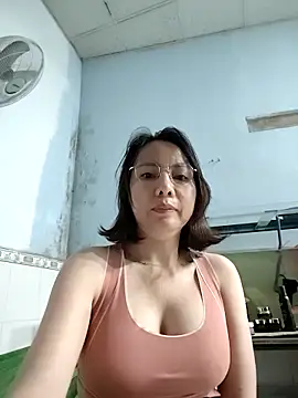 Snapshot of Famrita chatting on 02.08.26 Famrita online show from 02.08.26