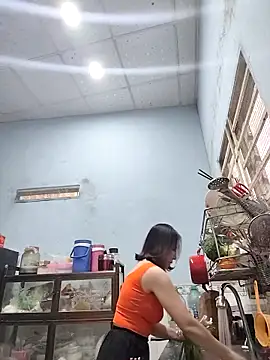 Snapshot of Famrita chatting on 02.16.26 Famrita online show from 02.16.26