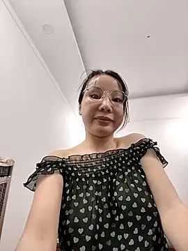 Snapshot of Famrita chatting on 05.12.26 Famrita online show from 05.12.26