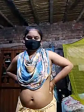 Snapshot of Hot_Sweeti chatting on 04.18.26 Hot Sweeti online show from 04.18.26