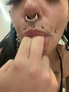 Snapshot of demonLamia chatting on 05.05.26 demonLamia online show from 05.05.26
