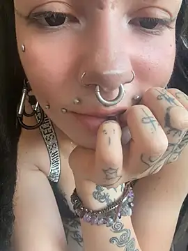 Snapshot of demonLamia chatting on 05.25.26 demonLamia online show from 05.25.26