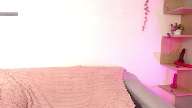 Snapshot of chloe_peach_ chatting on 05.19.26 chloe peach online show from 05.19.26