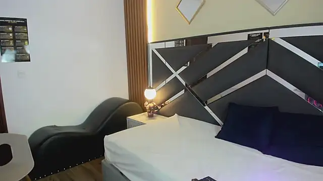 Ambarross  online show from 03.14.26