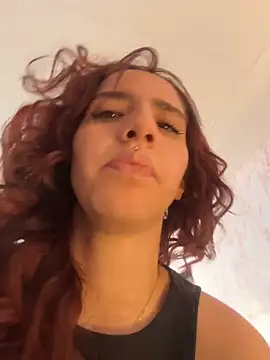 Snapshot of elodie_rouge chatting on 04.25.26 elodie rouge online show from 04.25.26